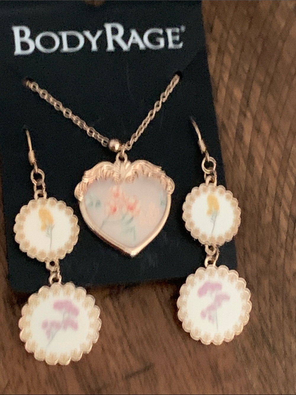 BodyRage Gold-Tone Floral Heart Necklace & Drop Earrings - White Floral